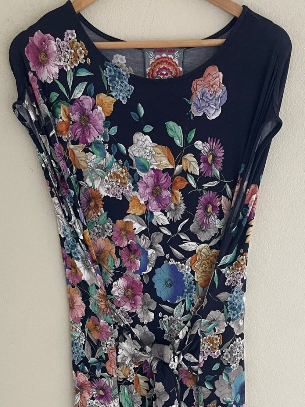 JOHNNY WAS Bold Floral Print Full Length Dress/Tie Front: NWOT; Large; P2P: 20"